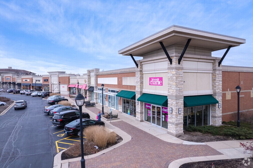 More Photos Of 930 Milwaukee Ave, Lincolnshire Unknown For Lease