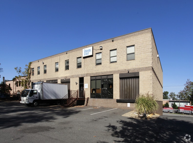 More Photos Of 5509 Vine St, Alexandria Flex For Lease