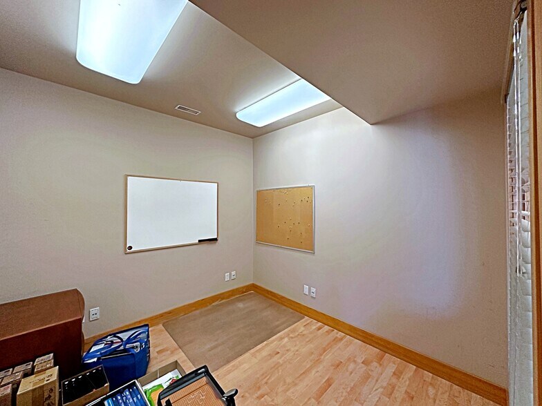 More Photos Of 380 Mackenzie Blvd, Fort McMurray Warehouse For Sale