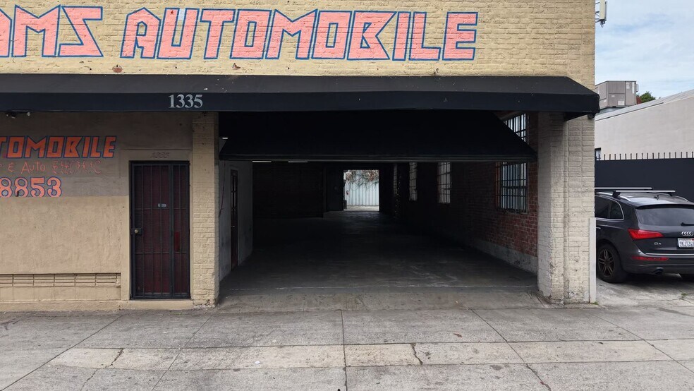 Primary Photo Of 1335 S La Brea Ave, Los Angeles Storefront Retail Office For Lease