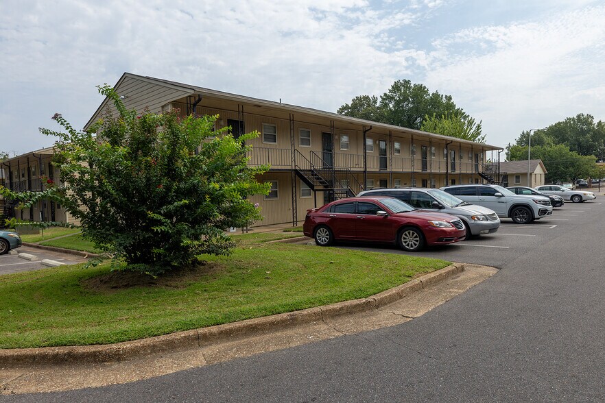 More Photos Of 4179 Millbranch Rd, Memphis Apartments For Sale