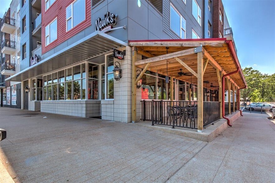 More Photos Of 395 S Highland St, Memphis Apartments For Lease