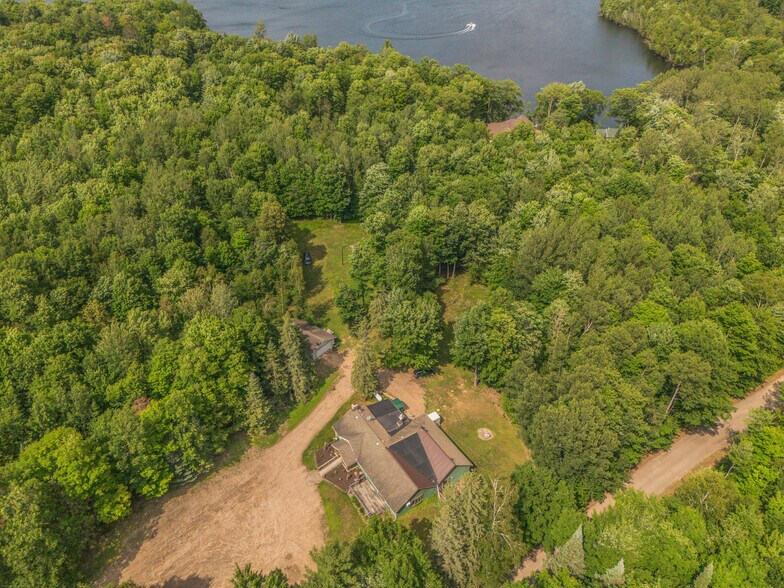 More Photos Of 216 S Shore Dr, Pickerel Restaurant For Sale