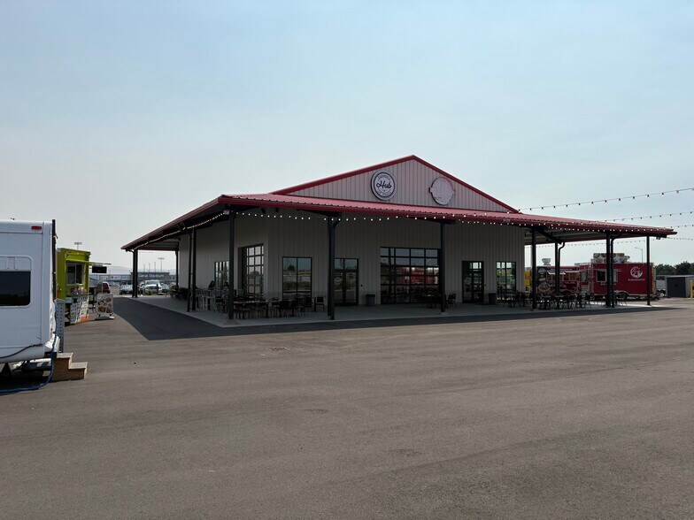 Primary Photo Of 6120 Burden Blvd, Pasco Fast Food For Sale