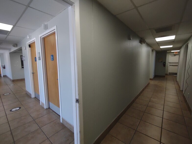 More Photos Of 3140 34th St N, Saint Petersburg Freestanding For Lease