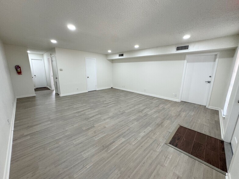 More Photos Of 2626 Calder Ave, Beaumont Medical For Lease