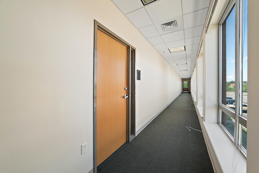 More Photos Of 44320 Premier Plaza, Ashburn Office For Sale