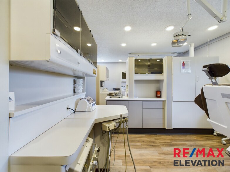 More Photos Of 915 W Fetterman St, Buffalo Office For Sale