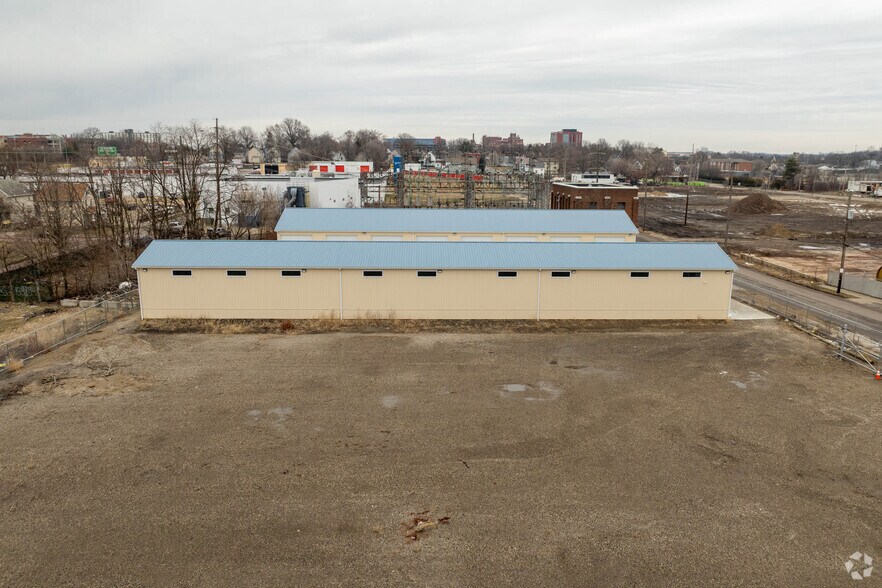 More Photos Of 236 Annadale Ave, Akron Distribution For Lease