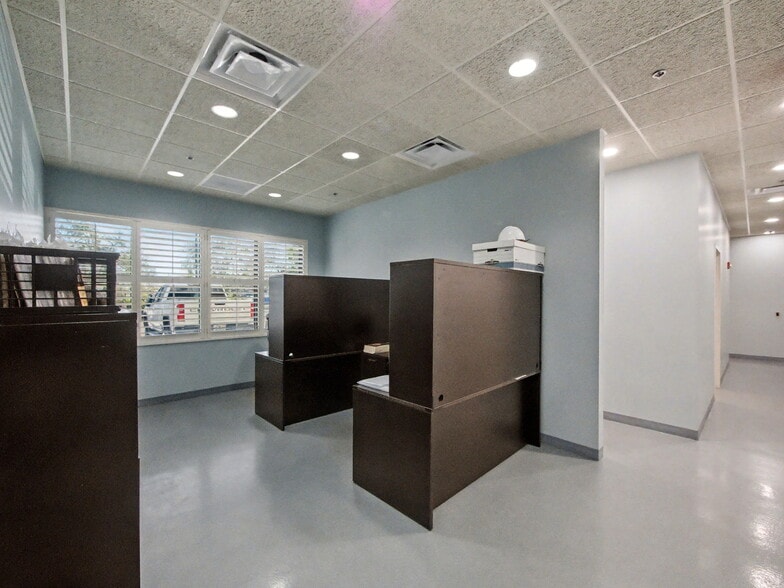 More Photos Of 6861 Garden Rd, Riviera Beach Warehouse For Sale