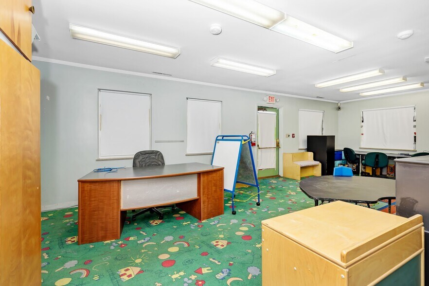 More Photos Of 100 Obetz Rd, Columbus Daycare Center For Sale