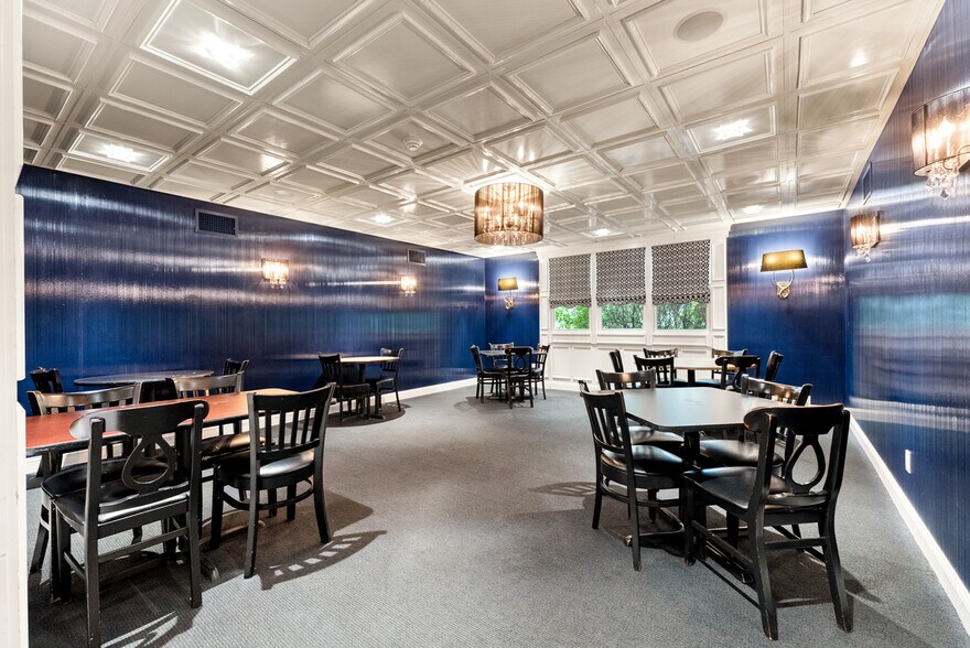 More Photos Of 135 Cooper St, Agawam Specialty For Sale