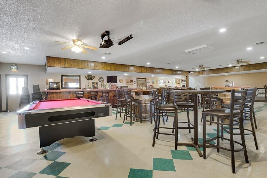 More Photos Of 1939 Acacia Ave, Sutter Restaurant For Sale