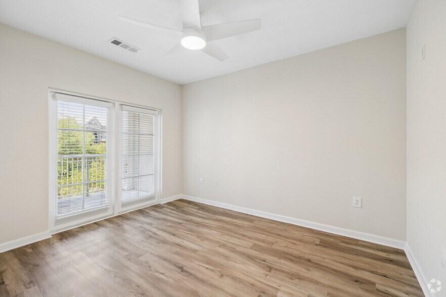More Photos Of 211 River Landing Dr, Charleston Apartments For Lease