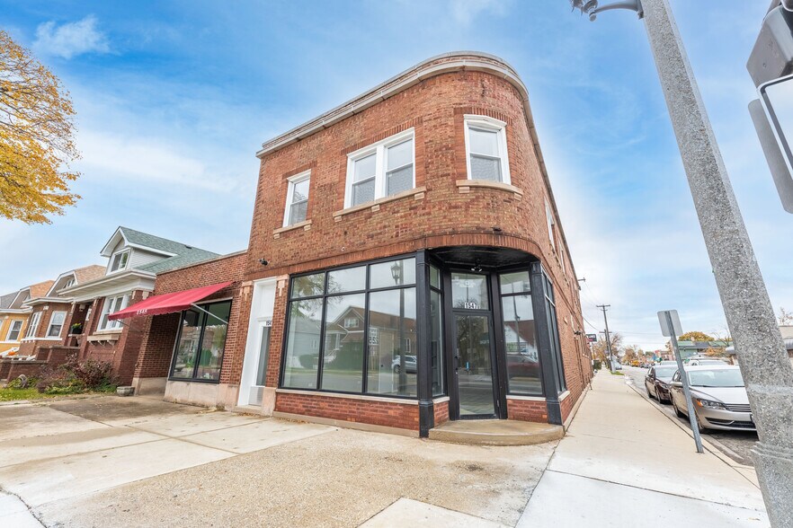 More Photos Of 1547 S Oak Park Ave, Berwyn Storefront Retail Residential For Lease