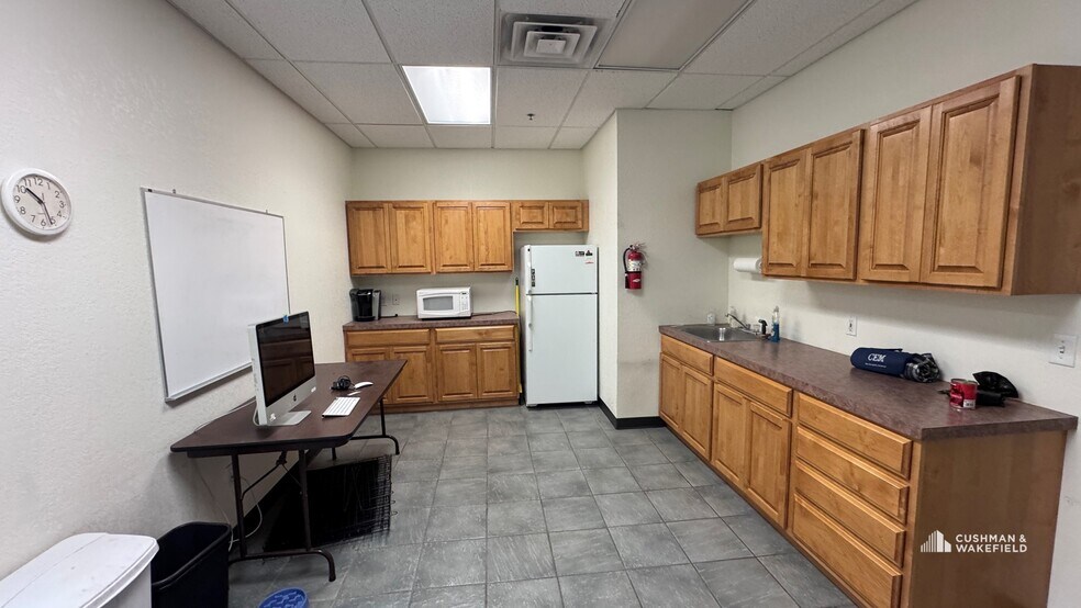 More Photos Of 3686 Stagecoach Rd, Longmont Warehouse For Sale