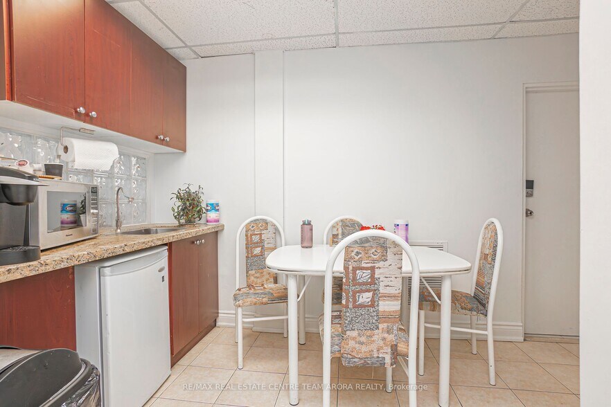 More Photos Of 3173 Erindale Station Rd, Mississauga Medical For Sale