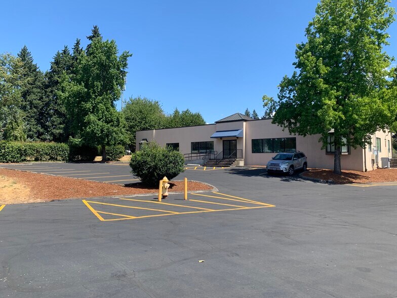 More Photos Of 17972 SW McEwan Rd, Portland Office For Lease