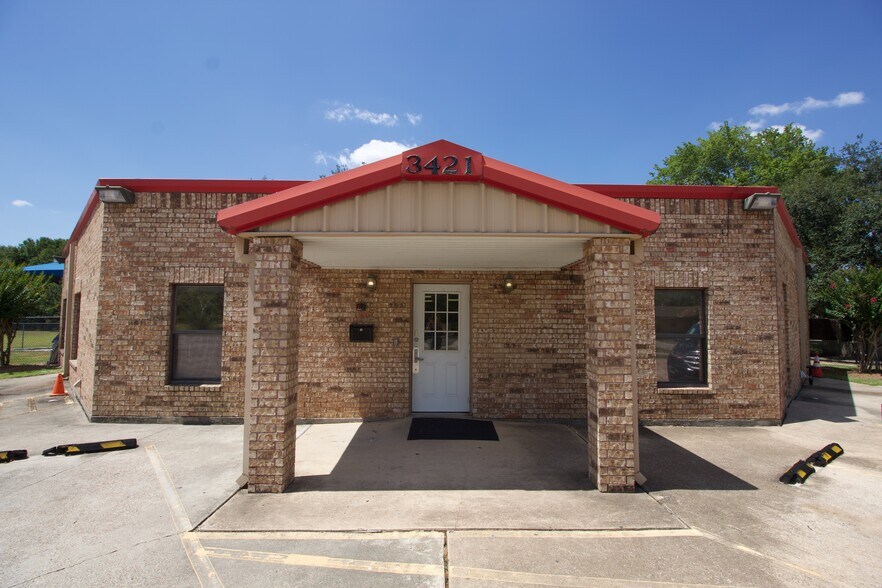 More Photos Of 3421 E Walnut St, Pearland Daycare Center For Sale