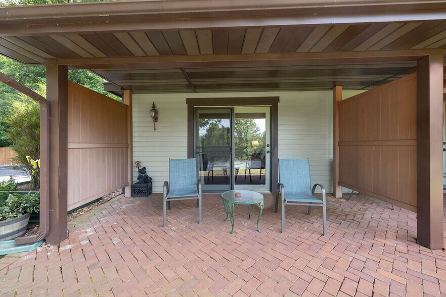 More Photos Of 40 Hospital Rd, Gettysburg Hotel For Sale