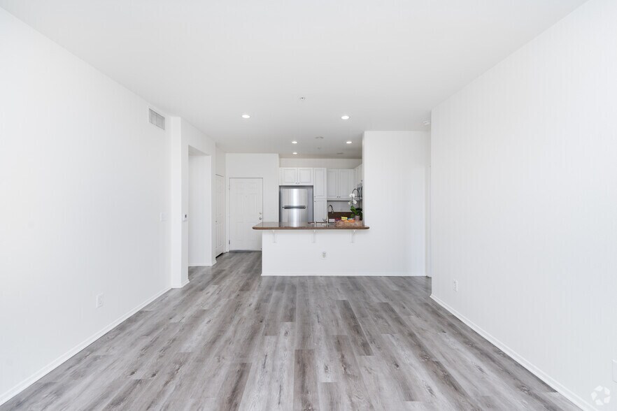 More Photos Of 633 W Route 66, Glendora Apartments For Sale