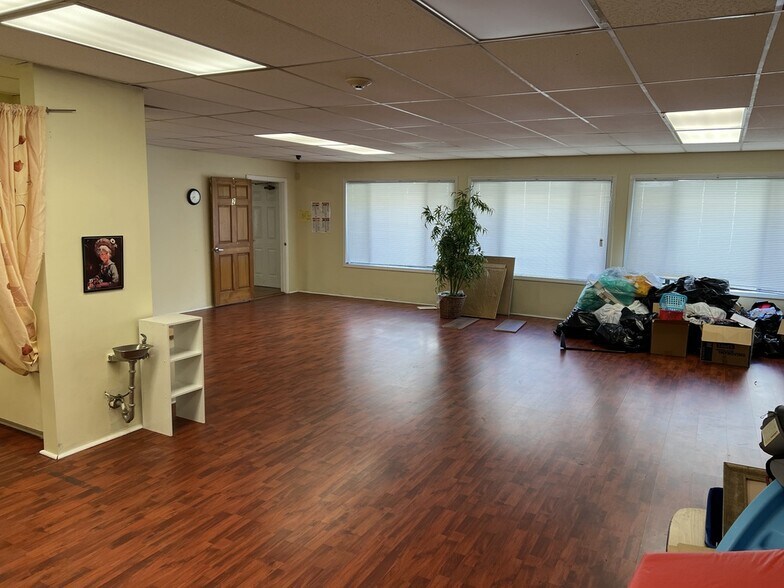 More Photos Of 1980 Buford Hwy, Buford Freestanding For Sale