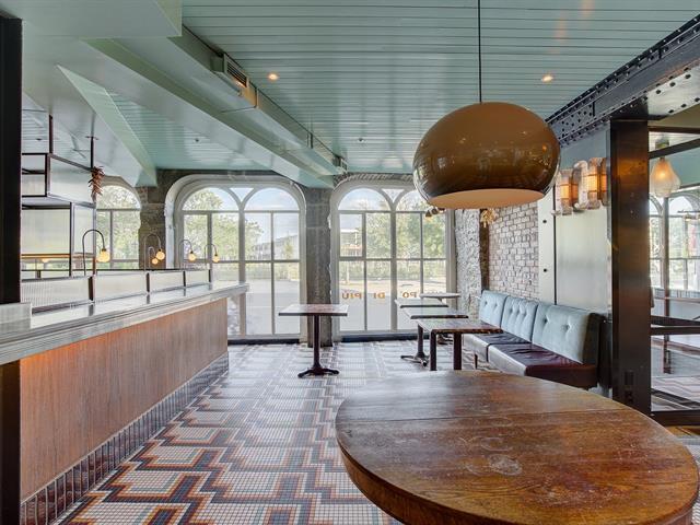 More Photos Of 3 Rue de la Commune E, Montréal Storefront Retail Residential For Sale