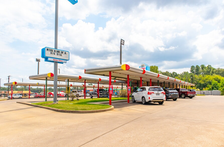 Primary Photo Of 1901 W Frank Ave, Lufkin Fast Food For Sale