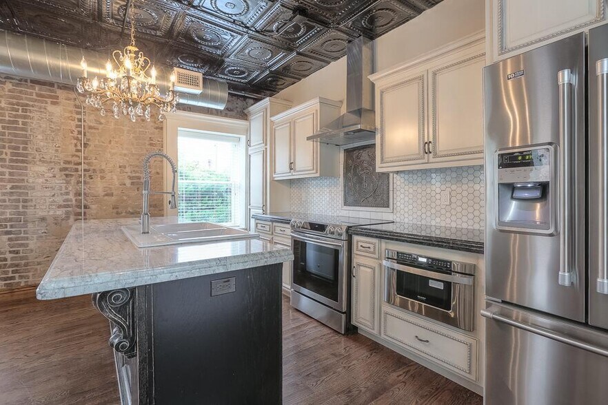 More Photos Of 1020 Pennsylvania Ave, Kansas City Specialty For Sale