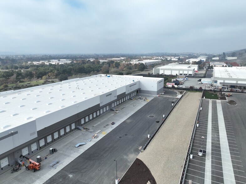 More Photos Of 550 Piercy Rd, San Jose Unknown For Lease