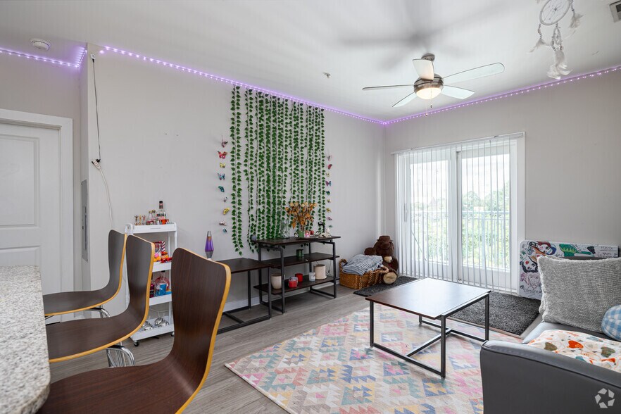 More Photos Of 540 Selma St, Savannah Apartments For Lease