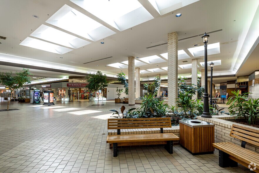 More Photos Of 2259 S 9th St, Salina Unknown For Lease