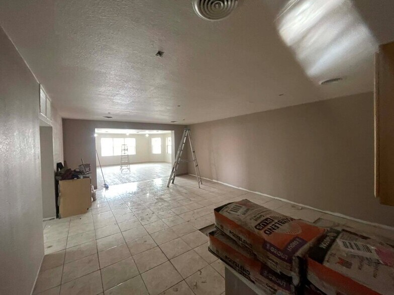 More Photos Of 800 E Dickinson Blvd, Fort Stockton Hotel For Sale