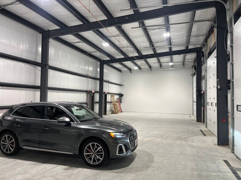 More Photos Of 546 Stafford, Cherry Valley Light Manufacturing For Sale