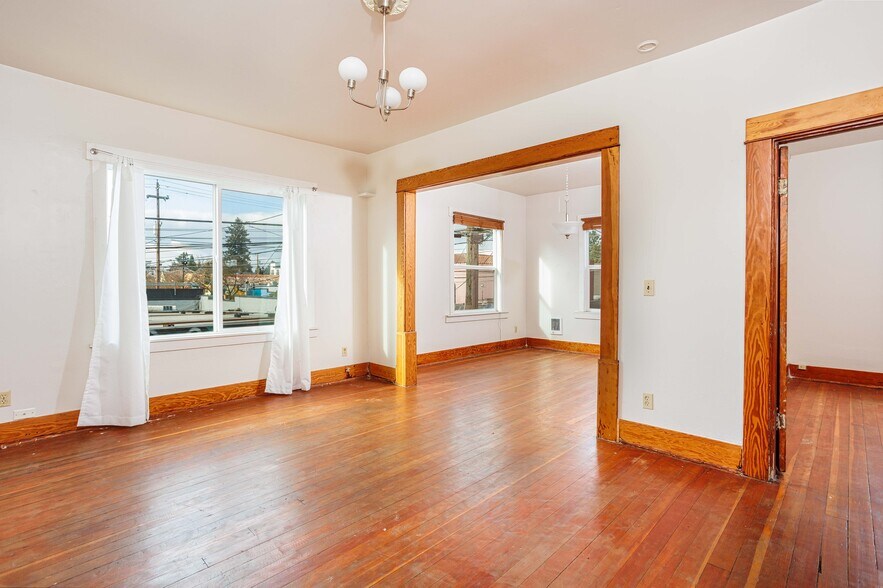 More Photos Of 2726 NE Alberta St, Portland Storefront Retail Residential For Lease