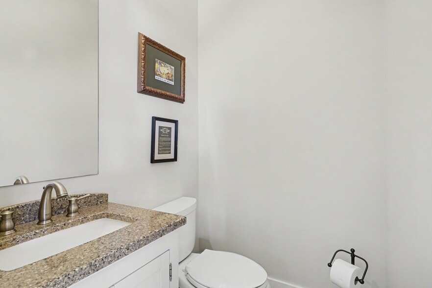 More Photos Of 117 E Maple St, Decatur Loft Creative Space For Sale