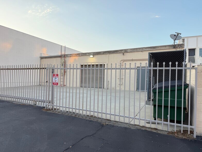 More Photos Of 144 E Santa Clara St, Arcadia Warehouse For Lease