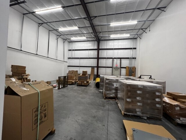 More Photos Of 625 Treeland Dr, Ladson Light Distribution For Lease