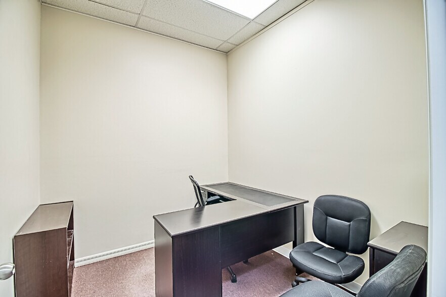 More Photos Of 4857 Palm Beach Blvd, Fort Myers Office For Lease