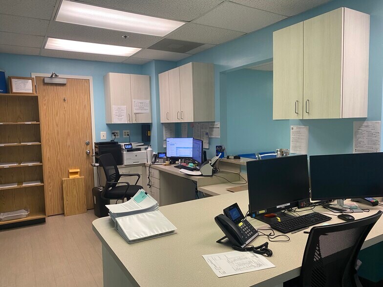More Photos Of 1830 Town Center Dr, Reston Medical For Sale