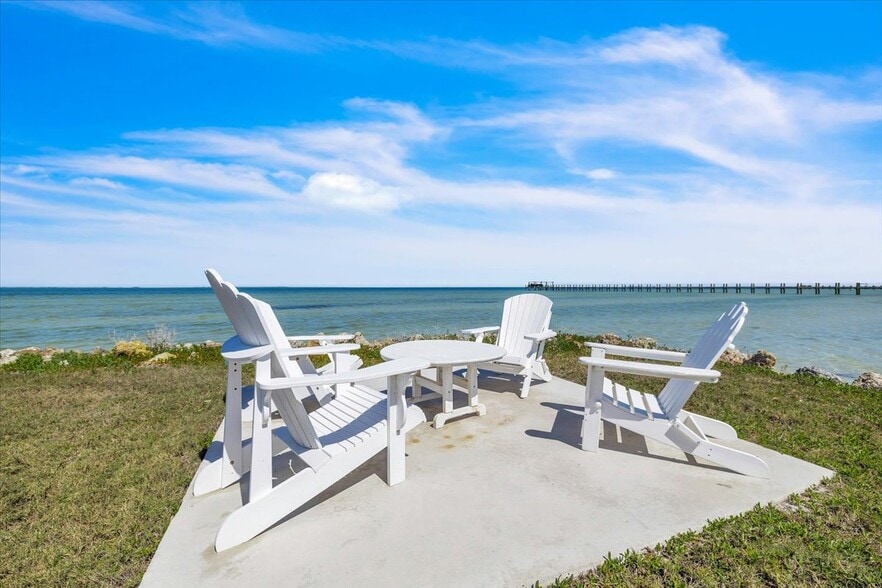 More Photos Of 8241 Main St, Bokeelia General Retail For Sale