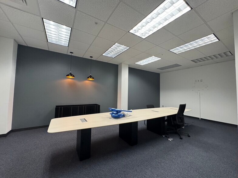 More Photos Of 150 Venture Dr, College Station Office For Sale