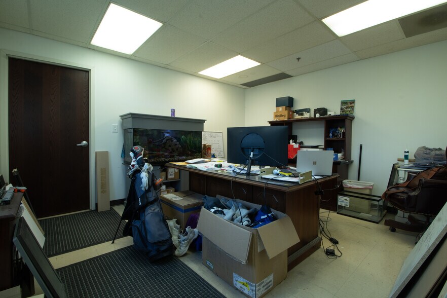 More Photos Of 507 Demoss Ave, Arcadia Industrial For Sale