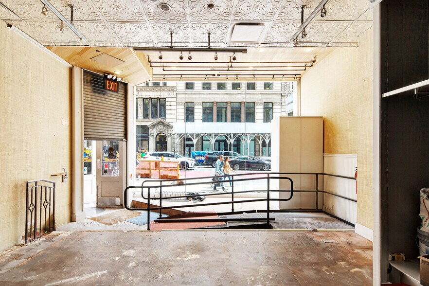 More Photos Of 535 Broadway, New York Storefront Retail Office For Lease