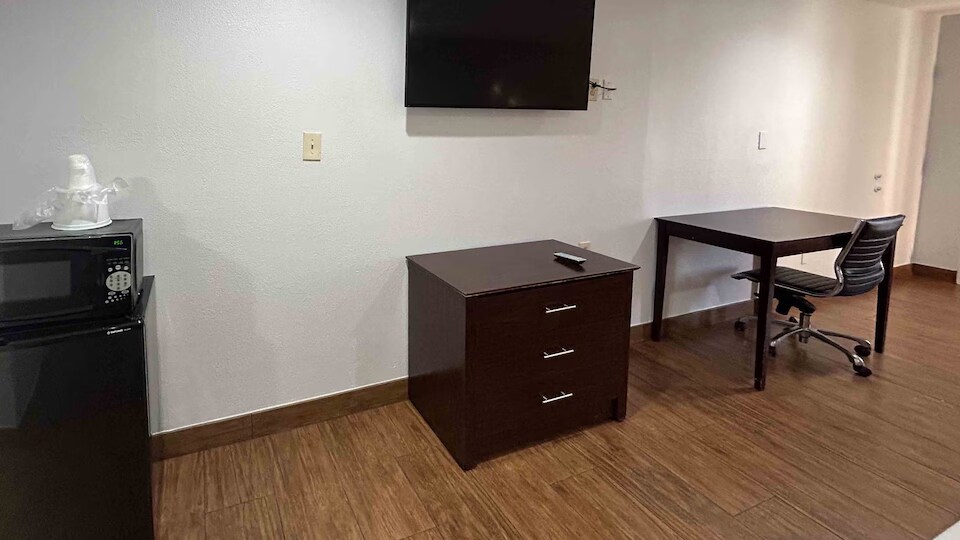 More Photos Of 125 Rushing Rd W, Denham Springs Hotel For Sale