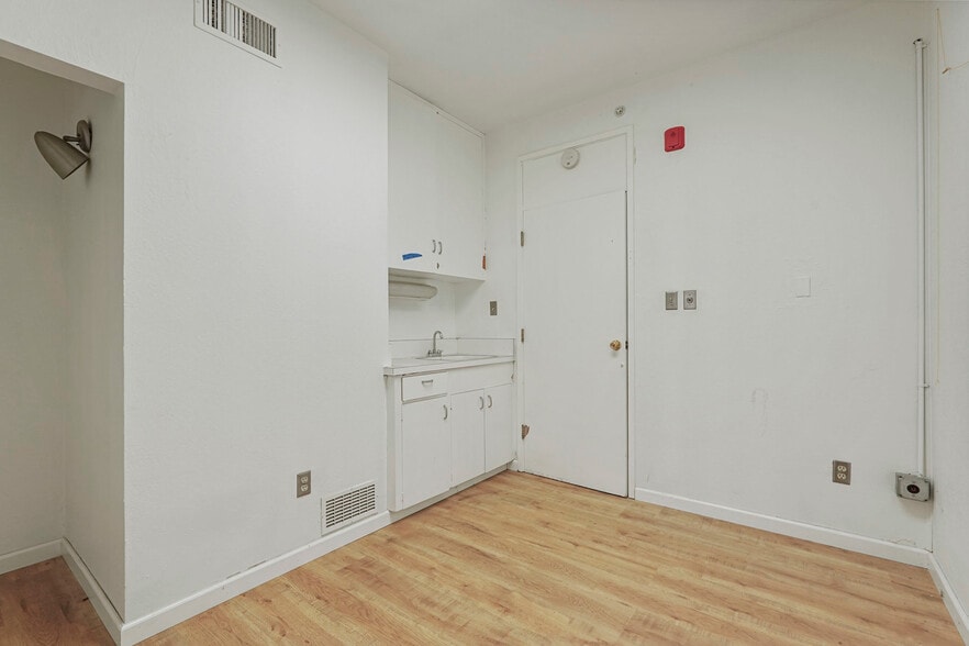More Photos Of 512 W Harding Way, Stockton Medical For Sale