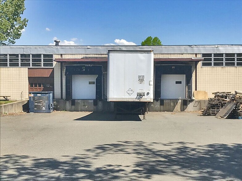 More Photos Of 70 Stoddard Ave, North Haven Warehouse For Sale