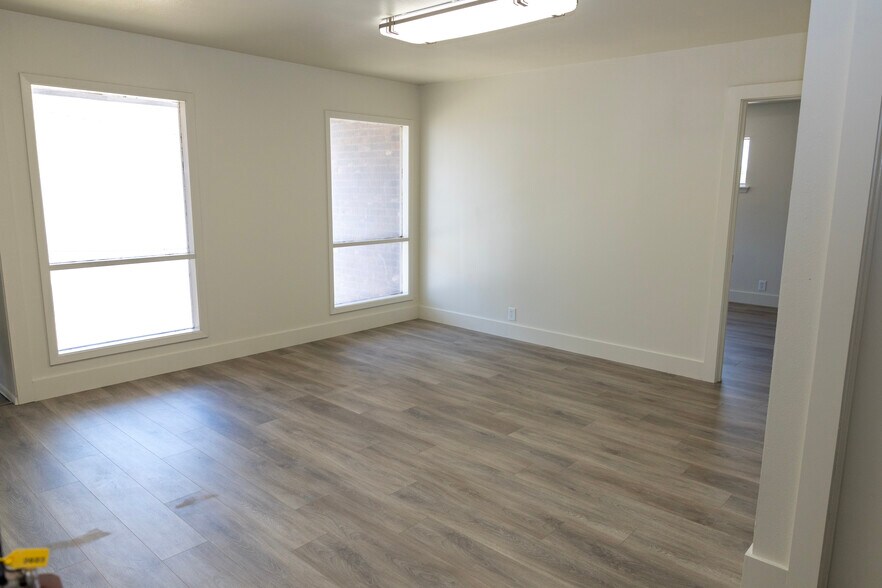 More Photos Of 307-311 Lombrano St, San Antonio Warehouse For Lease