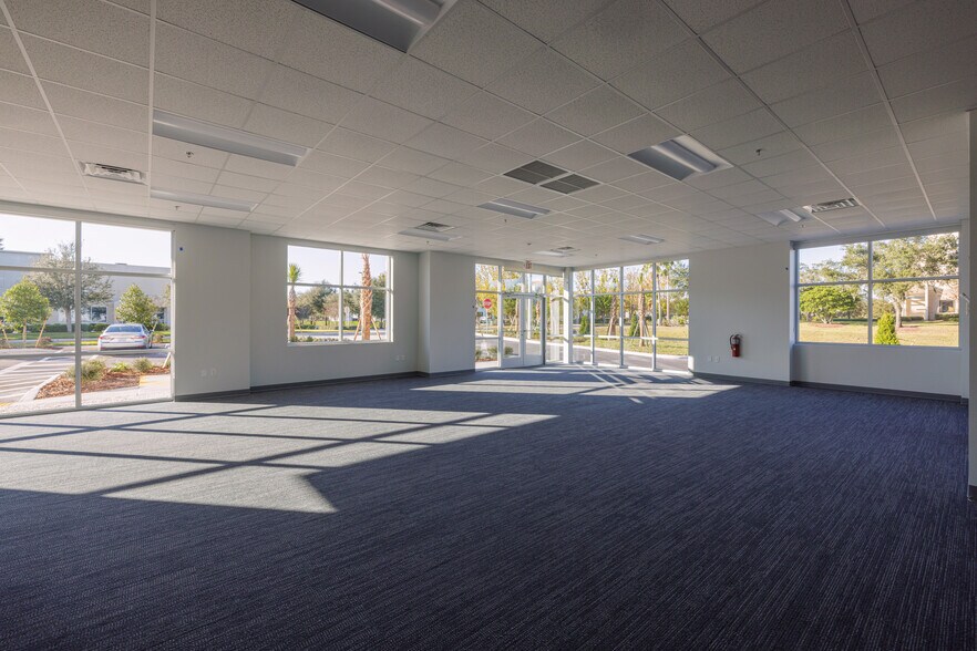 More Photos Of 4210 S Pipkin Rd, Lakeland Distribution For Lease