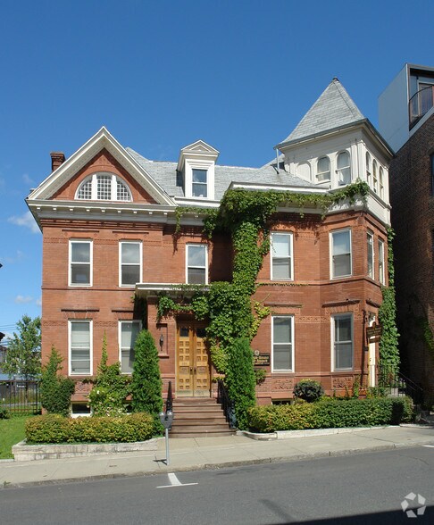 More Photos Of 420 Warren St, Hudson Office For Sale